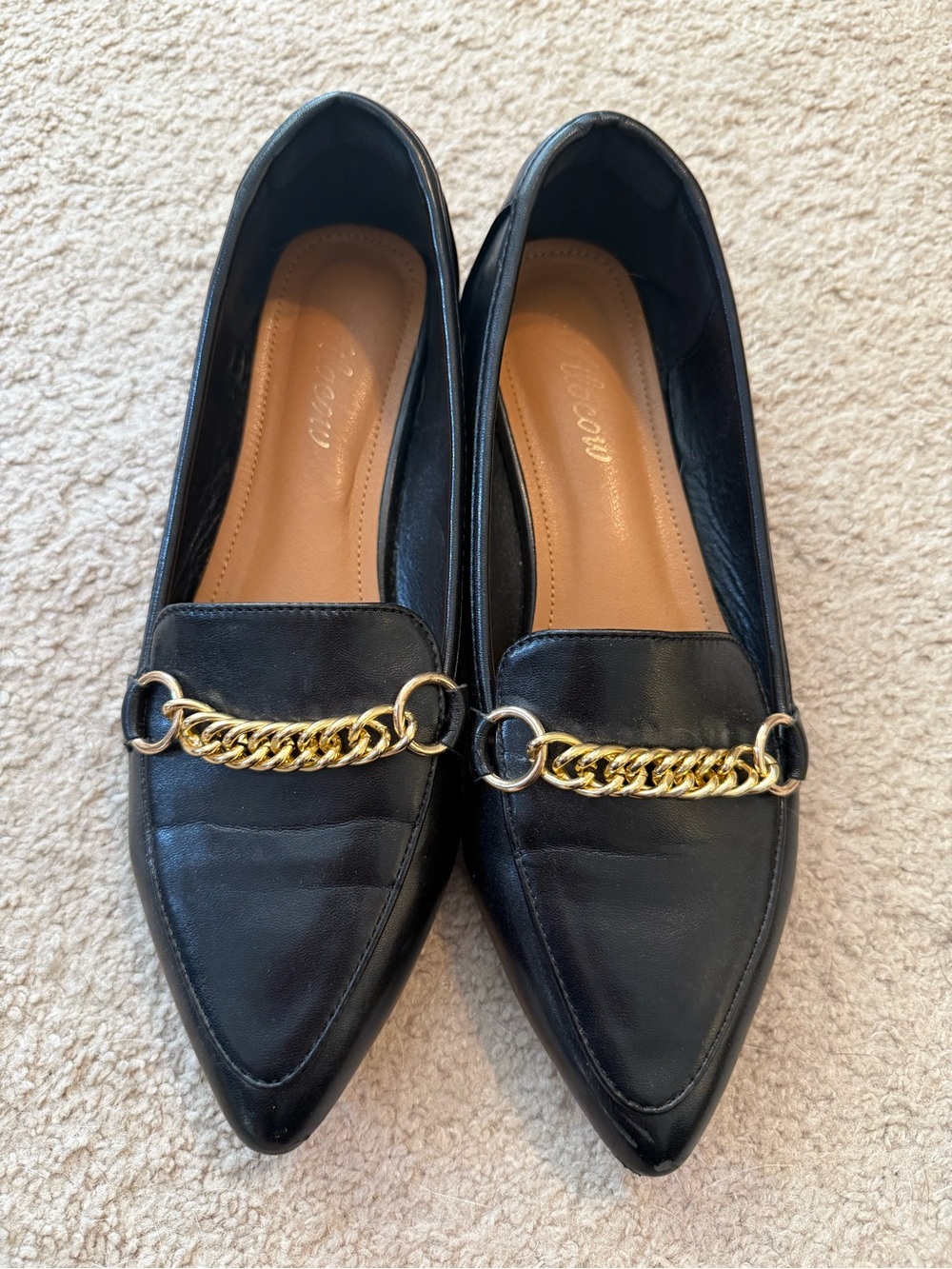 Black Pointed Toe Loafers with Gold Chain detail size 8.5